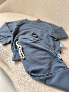 Długie spodnie jeans