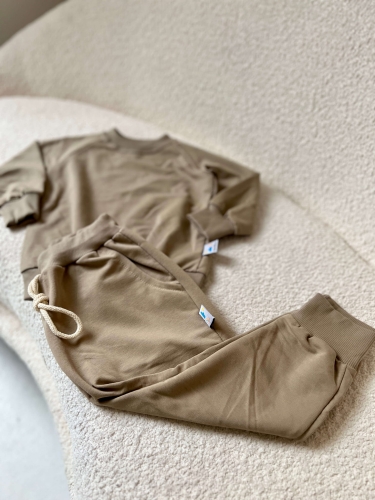 Długie spodnie beżowe