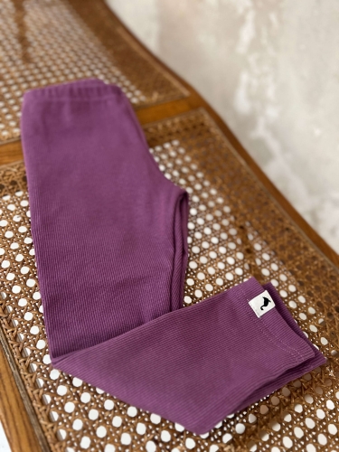 Legginsy prążkowe fioletowe